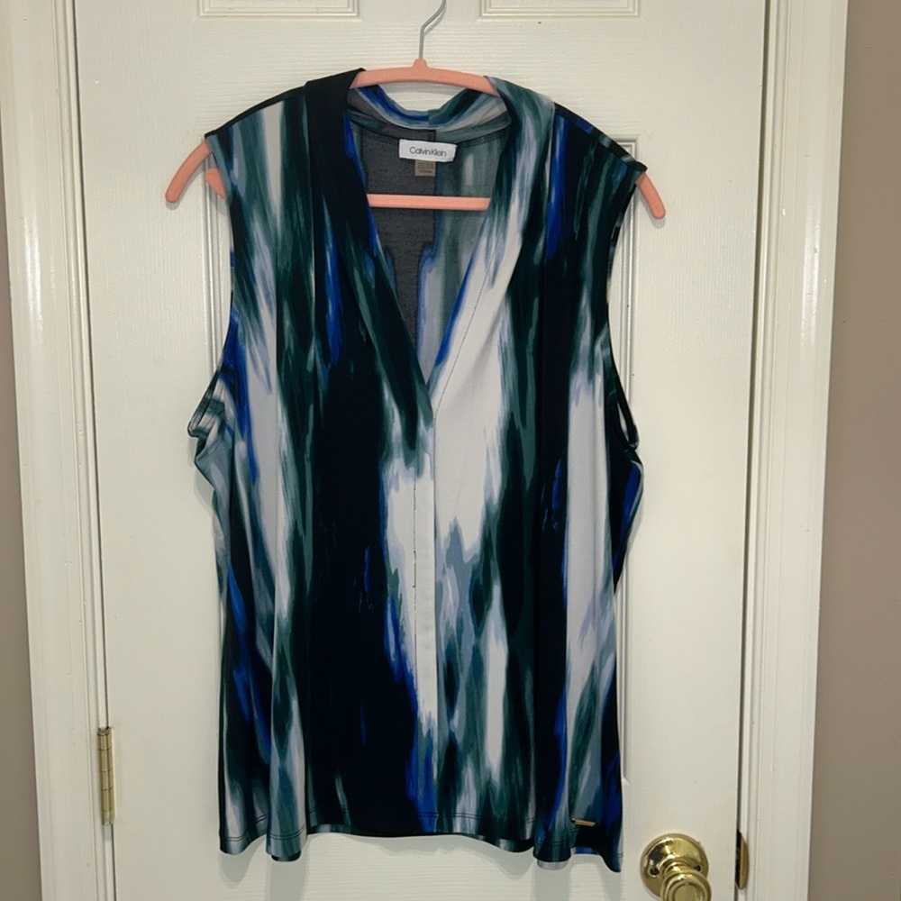 Calvin Klein plus size women’s sleeveless blouse